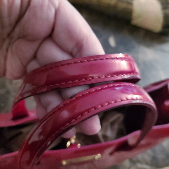 Louis Vuitton Vernis Wilshire PM in Pomme D'Amour Red w/ $30 COA - Picture 5 of 9